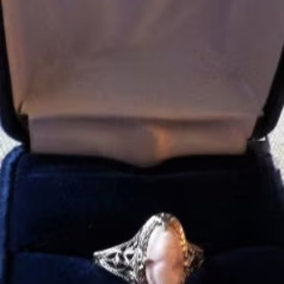 Cameo fancy ring 14K white gold Size 5 1/2 1950 - Picture 3 of 3